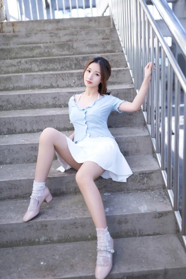    杏子 - 天台户外私房写真，清纯蓝白制服诱惑，极致性感大尺度视觉，完美身材撩人心弦 [120P]第13张图片