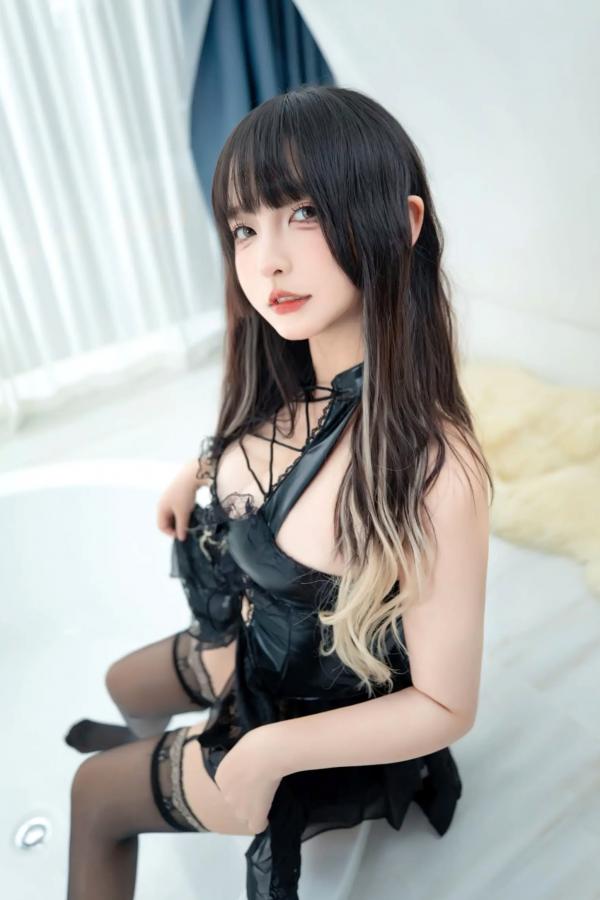    神楽板真冬 绝命吊带私房照，黑丝高跟大尺度浴室写真，优雅性感风情，诱惑美腿极致魅惑[75P]第27张图片