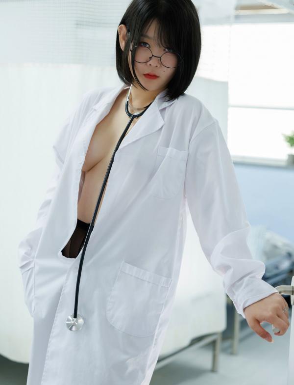    韩国美女琪雅Zia女医生角色扮演，极致诊室诱惑，精美黑丝长腿，制服控私房大尺度高清写真第2张图片