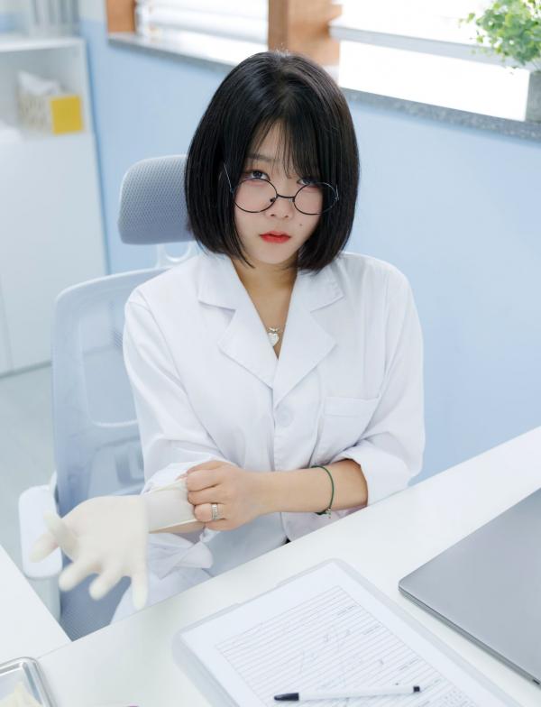    韩国美女琪雅Zia女医生角色扮演，极致诊室诱惑，精美黑丝长腿，制服控私房大尺度高清写真第5张图片