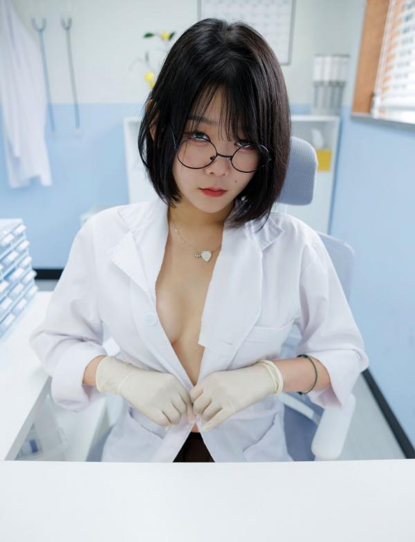    韩国美女琪雅Zia女医生角色扮演，极致诊室诱惑，精美黑丝长腿，制服控私房大尺度高清写真第26张图片