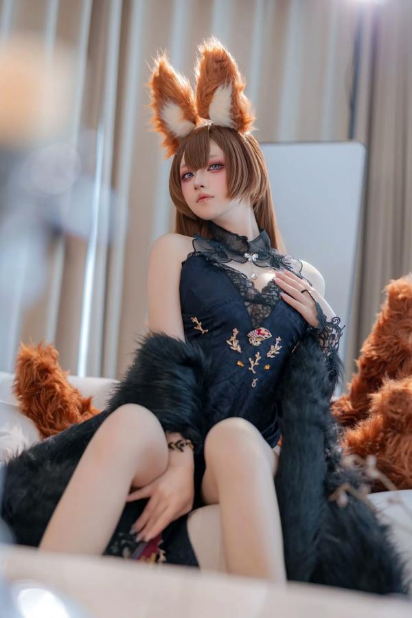    屿鱼 - 碧蓝航线天城COS私房照，高叉黑纱礼服，极致诱惑cosplay第16张图片