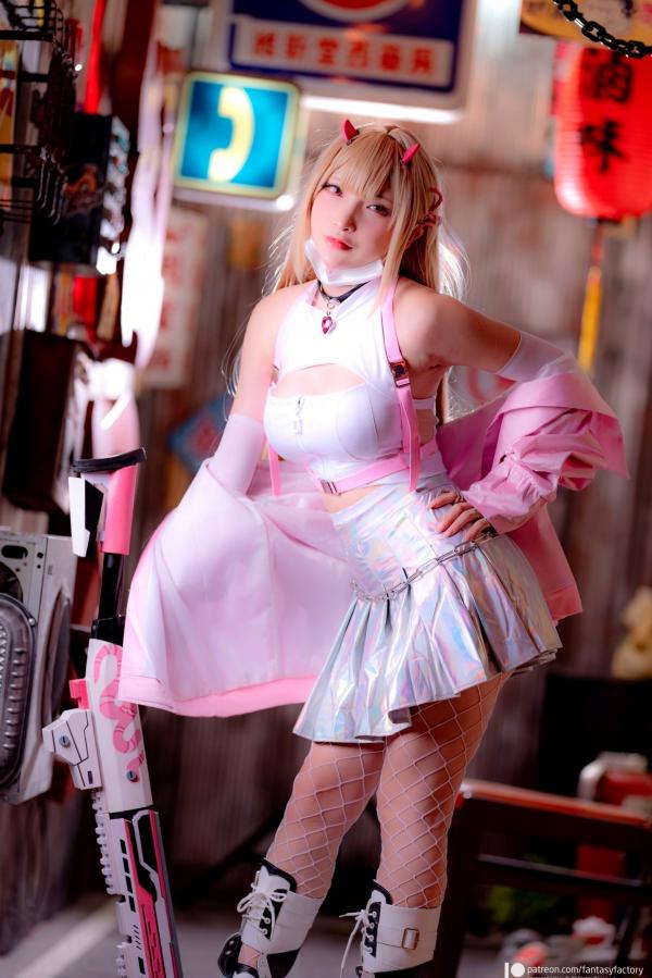    《Fantasy-Factory-小丁Ding-NIKKE胜利女神-毒蛇Viper-高还原Cosplay-大胆性感私房照》第6张图片