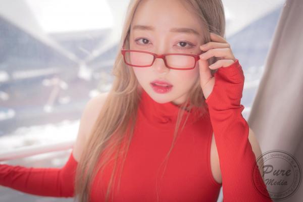    韩国美女Raon私房照：红色纪念日与孤独女孩，居家慵懒风格，尽显清纯诱惑与白皙身材第14张图片