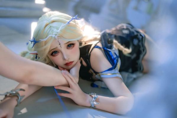    阿薰kaOri卡提希娅：精致精灵Cosplay幻想大片，空灵女神降临，极致性感角色扮演[133P]第36张图片