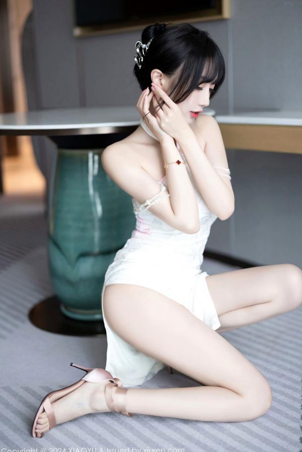    XiaoYu语画界-玥儿玥er白色改良露肩旗袍私房，演绎纯欲风性感诱惑，绝美脸蛋与白皙肌肤尽显极致女神风范第14张图片