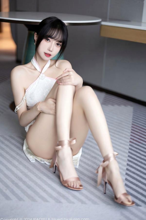    XiaoYu语画界-玥儿玥er白色改良露肩旗袍私房，演绎纯欲风性感诱惑，绝美脸蛋与白皙肌肤尽显极致女神风范第18张图片