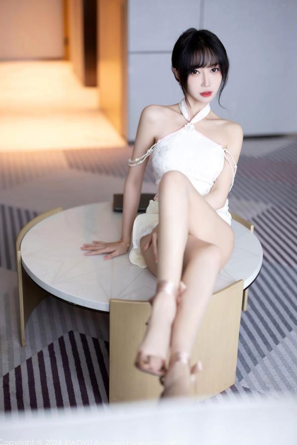    XiaoYu语画界-玥儿玥er白色改良露肩旗袍私房，演绎纯欲风性感诱惑，绝美脸蛋与白皙肌肤尽显极致女神风范第31张图片