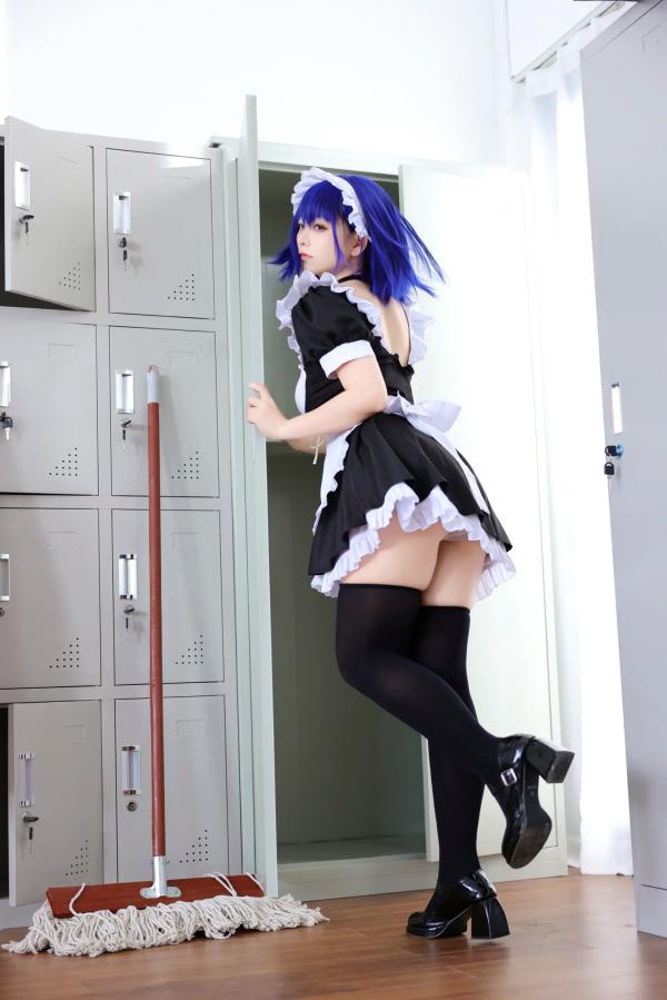   G44不会受伤 枫与玲二次元女仆装Cosplay，绝美蓝发气质美女室内私房写真[49P]第24张图片