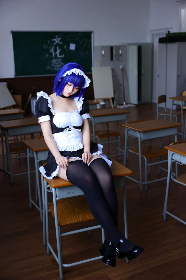    G44不会受伤 枫与玲二次元女仆装Cosplay，绝美蓝发气质美女室内私房写真[49P]第30张图片