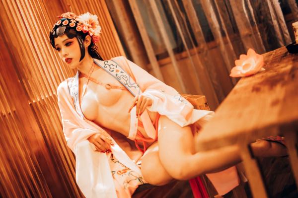    钛合金TiTi-潘金莲古风戏曲装，极致古典美学私房写真，魅惑眼妆风情万种，大尺度呈现惊艳东方尤物盛宴第8张图片
