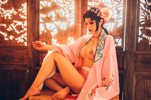    钛合金TiTi-潘金莲古风戏曲装，极致古典美学私房写真，魅惑眼妆风情万种，大尺度呈现惊艳东方尤物盛宴第79张图片