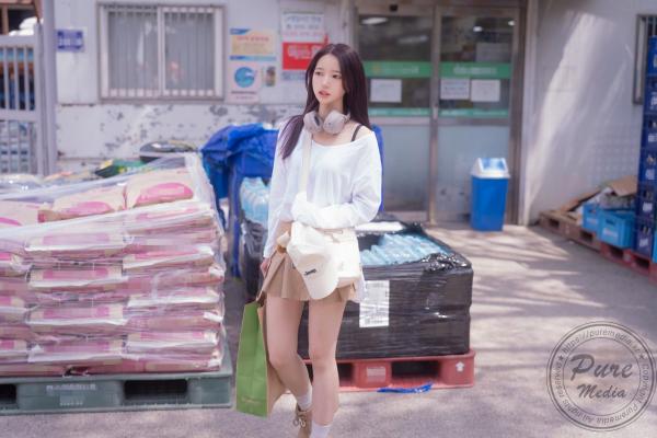   韩国美女Yeha野营车内的激情假期：私拍大尺度居家诱惑，极致身材尽显无遗第9张图片