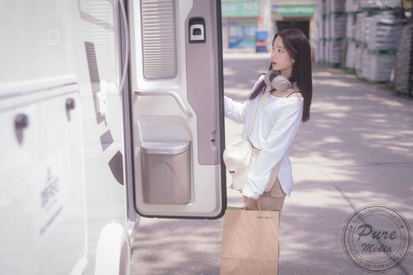   韩国美女Yeha野营车内的激情假期：私拍大尺度居家诱惑，极致身材尽显无遗第11张图片