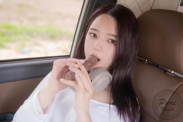    韩国美女Yeha野营车内的激情假期：私拍大尺度居家诱惑，极致身材尽显无遗第24张图片
