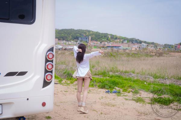    韩国美女Yeha野营车内的激情假期：私拍大尺度居家诱惑，极致身材尽显无遗第27张图片