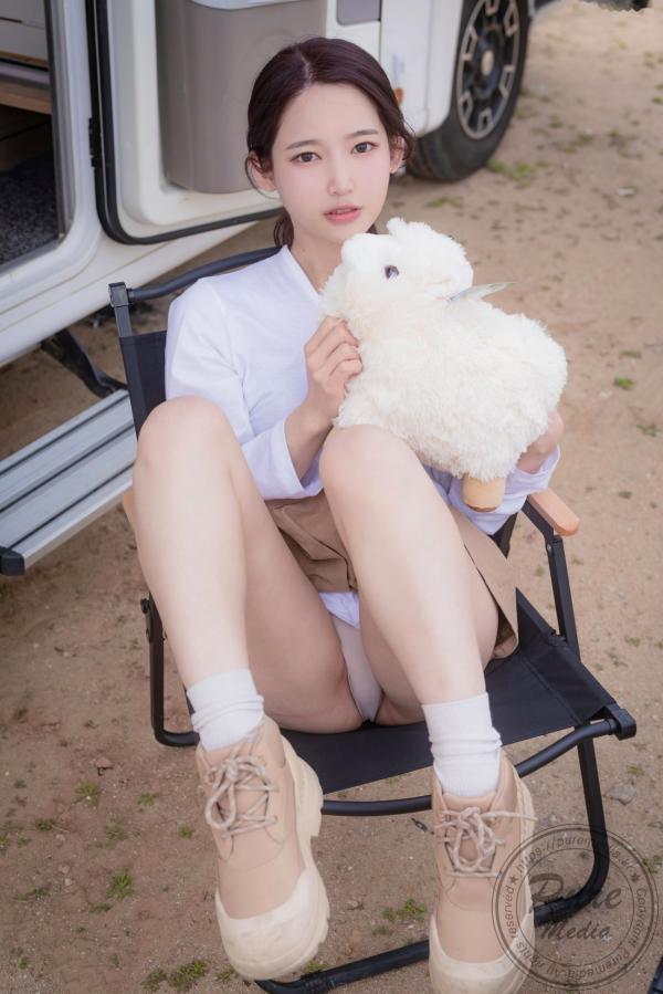    韩国美女Yeha野营车内的激情假期：私拍大尺度居家诱惑，极致身材尽显无遗第36张图片