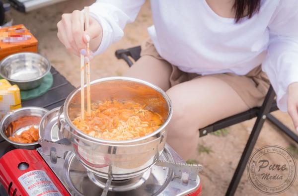    韩国美女Yeha野营车内的激情假期：私拍大尺度居家诱惑，极致身材尽显无遗第40张图片