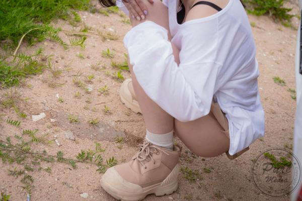    韩国美女Yeha野营车内的激情假期：私拍大尺度居家诱惑，极致身材尽显无遗第50张图片