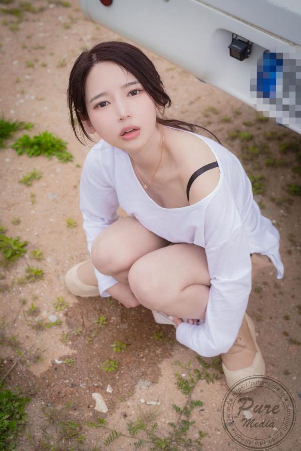    韩国美女Yeha野营车内的激情假期：私拍大尺度居家诱惑，极致身材尽显无遗第52张图片
