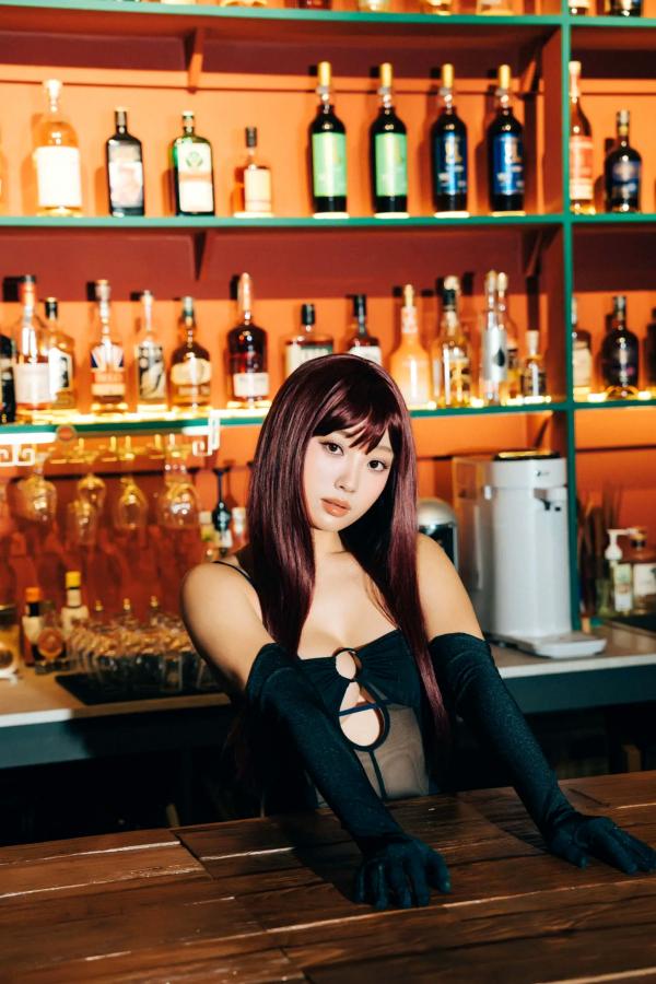    Haivia Black Snow - 秘密酒吧私房写真，性感冷艳，御姐诱惑 [132P]第3张图片
