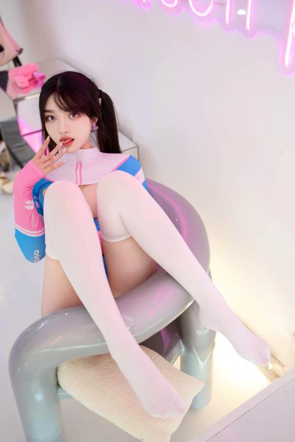    白露lulu - 守望先锋COSPLAY私房写真，极致身材诱惑，高颜值女神大尺度展示 [85P]第16张图片