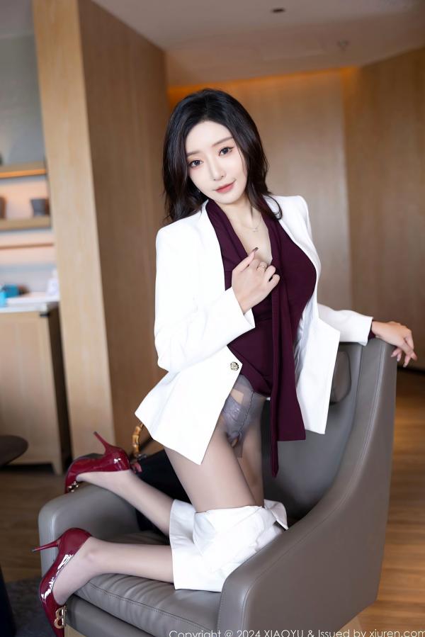    XiaoYu语画界-1183-王馨瑶yanni-海南旅拍-白色职业裙装灰蕾丝内衣-制服诱惑丝袜长腿-2024.01.11-无圣光大尺度第23张图片