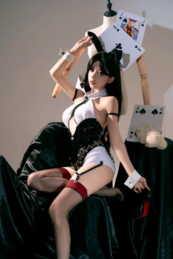    斗鱼米线线sama写真 - 极致诱惑卡牌兔女郎cosplay，绝美身材黑丝制服诱惑，气质冷艳游戏风，高清套图 [49P]第14张图片