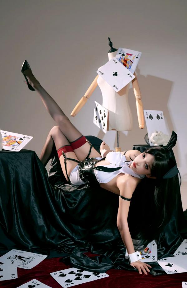    斗鱼米线线sama写真 - 极致诱惑卡牌兔女郎cosplay，绝美身材黑丝制服诱惑，气质冷艳游戏风，高清套图 [49P]第24张图片