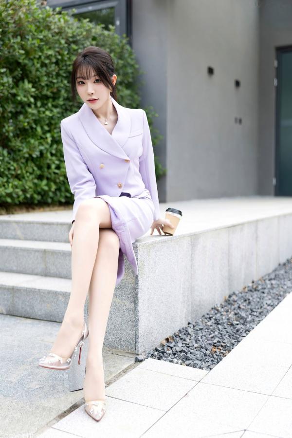 徐莉芝Booty 陈芝  XiaoYu语画界-1178-徐莉芝：淡紫色OL裙装与蕾丝内衣的职场诱惑，极品私房照全集，展现曼妙曲线的性感女神第13张图片