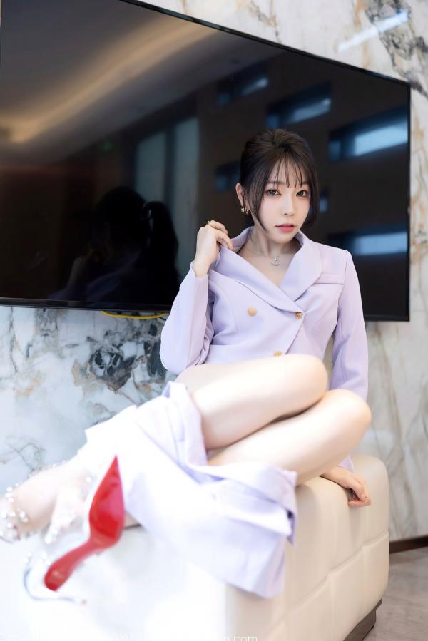 徐莉芝Booty 陈芝  XiaoYu语画界-1178-徐莉芝：淡紫色OL裙装与蕾丝内衣的职场诱惑，极品私房照全集，展现曼妙曲线的性感女神第34张图片