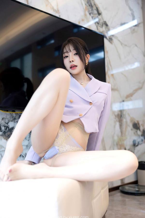 徐莉芝Booty 陈芝  XiaoYu语画界-1178-徐莉芝：淡紫色OL裙装与蕾丝内衣的职场诱惑，极品私房照全集，展现曼妙曲线的性感女神第36张图片