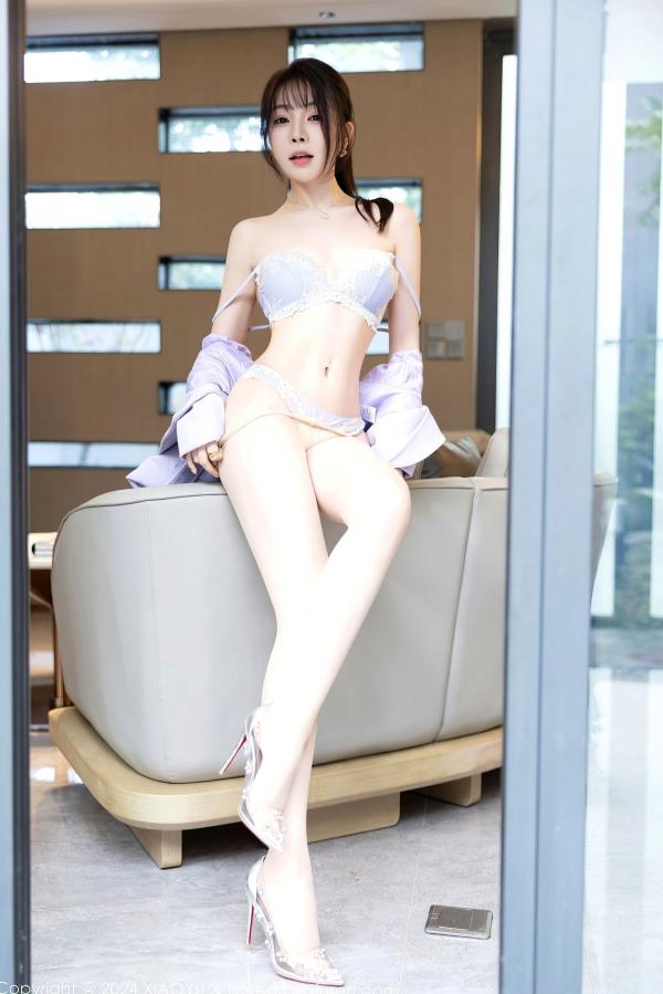 徐莉芝Booty 陈芝  XiaoYu语画界-1178-徐莉芝：淡紫色OL裙装与蕾丝内衣的职场诱惑，极品私房照全集，展现曼妙曲线的性感女神第64张图片