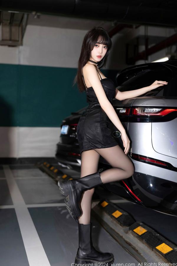    XiaoYu语画界-1176-玥儿玥er-冷艳御姐黑色系私房写真，性感吊带短裙黑丝翘臀，极致诱惑美腿，展现迷人身材曲线，居家氛围感大片。第1张图片