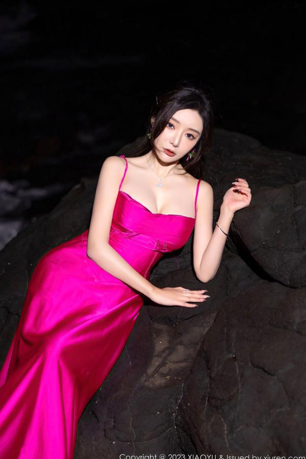 王馨瑶   XiaoYu语画界1174期：王馨瑶yanni极致诱惑，粉色吊带长裙与黑色蕾丝私房大片，无圣光超清写真第17张图片