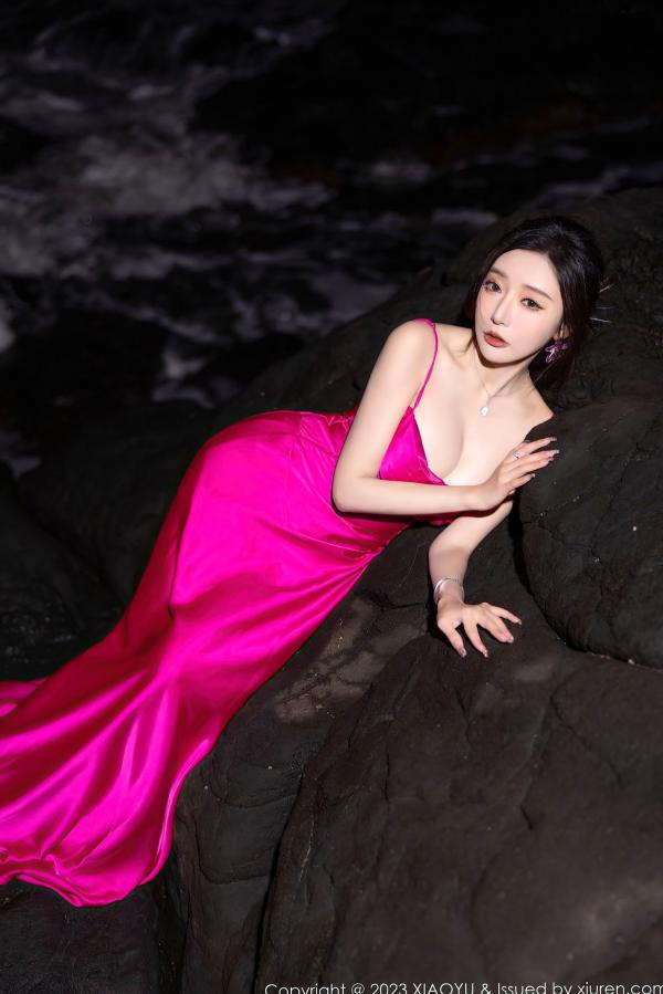 王馨瑶   XiaoYu语画界1174期：王馨瑶yanni极致诱惑，粉色吊带长裙与黑色蕾丝私房大片，无圣光超清写真第20张图片