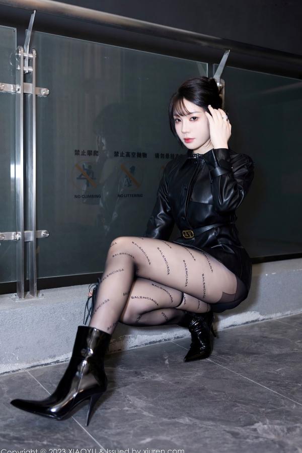徐莉芝Booty 陈芝  XiaoYu语画界-1172-徐莉芝：黑色冷艳皮衣女王装，丝袜高跟诱惑写真，极致身材展现迷人气质第8张图片