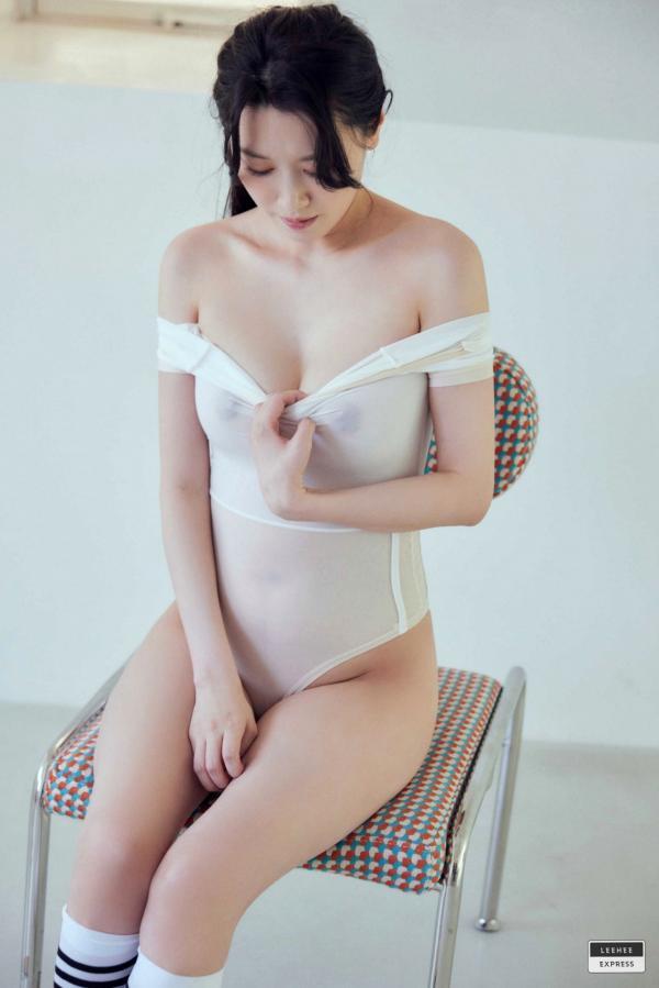    韩国美女Nara白色紧身透视装写真，LEEHEE-EXPRESS私房诱惑，演绎极致性感与纯欲之美第54张图片