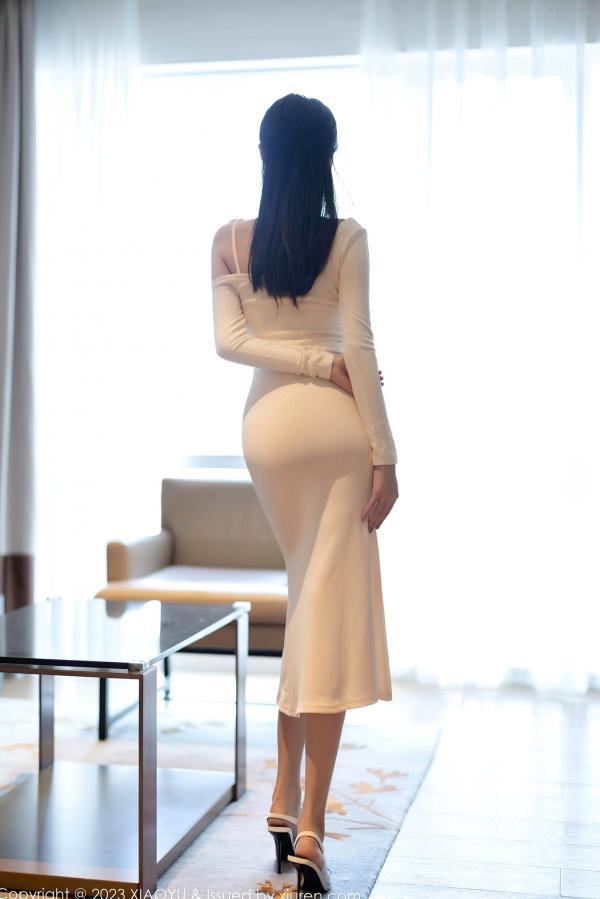    XiaoYu语画界 玥儿玥er白色连衣长裙私房照：极品气质女神居家秀美腿，纯欲感极佳的精美写真（2023.12.19）第6张图片