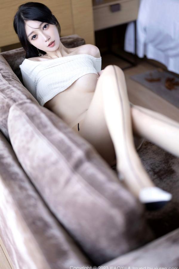    XiaoYu语画界 玥儿玥er白色连衣长裙私房照：极品气质女神居家秀美腿，纯欲感极佳的精美写真（2023.12.19）第71张图片