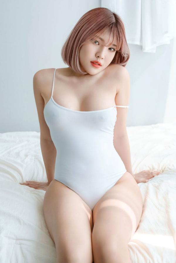    韩国美女Hwa私房写真：短发白衣清新诱惑，简约大片完美诠释纯欲自然美，ArtGravia-398第1张图片