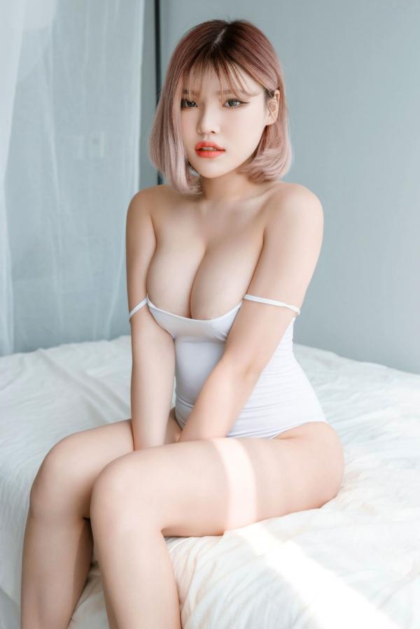    韩国美女Hwa私房写真：短发白衣清新诱惑，简约大片完美诠释纯欲自然美，ArtGravia-398第4张图片