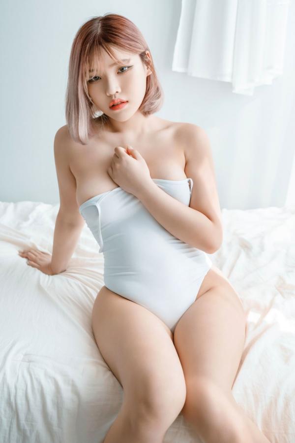    韩国美女Hwa私房写真：短发白衣清新诱惑，简约大片完美诠释纯欲自然美，ArtGravia-398第22张图片