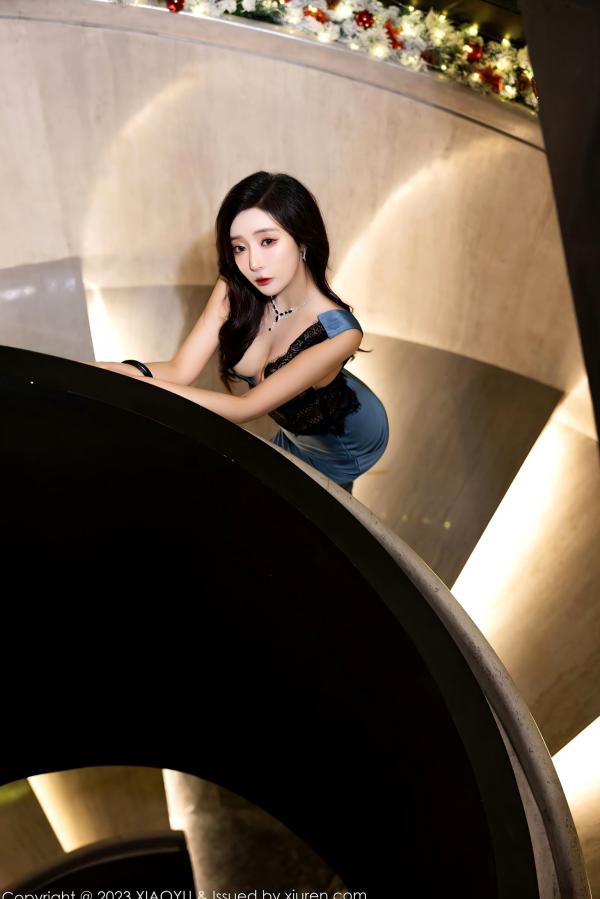 王馨瑶   XiaoYu语画界-1163-王馨瑶yanni-高级感蓝黑色礼裙与大胆透视私房写真-无圣光第54张图片