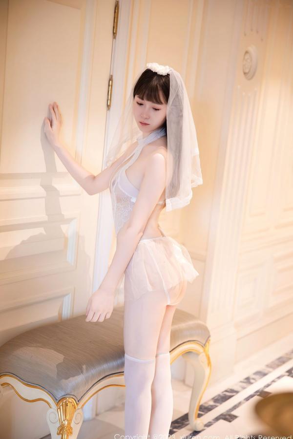    秀人网林悠悠：纯白蕾丝情趣婚纱私房写真，清纯头纱下的极致诱惑与曼妙曲线展露第4张图片