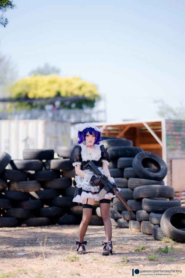    Fantasy-Factory-小丁Ding战斗女仆Cosplay：冷艳枪械少女的废墟战场与制服暴力美学第8张图片