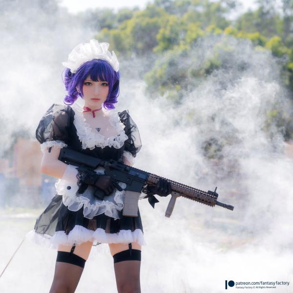   Fantasy-Factory-小丁Ding战斗女仆Cosplay：冷艳枪械少女的废墟战场与制服暴力美学第9张图片