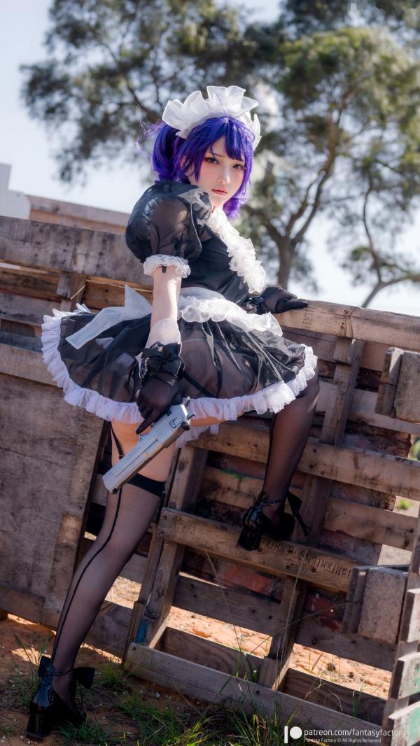    Fantasy-Factory-小丁Ding战斗女仆Cosplay：冷艳枪械少女的废墟战场与制服暴力美学第12张图片