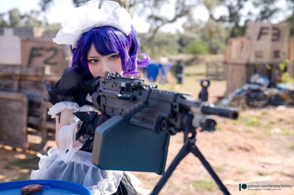    Fantasy-Factory-小丁Ding战斗女仆Cosplay：冷艳枪械少女的废墟战场与制服暴力美学第18张图片