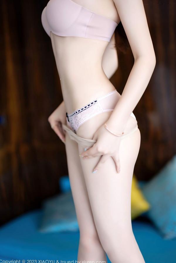 徐莉芝Booty 陈芝  XiaoYu语画界-1162-徐莉芝：浅粉内衣私房照，展现曼妙身材、极品美腿与诱人美臀，性感优雅魅力全开第52张图片
